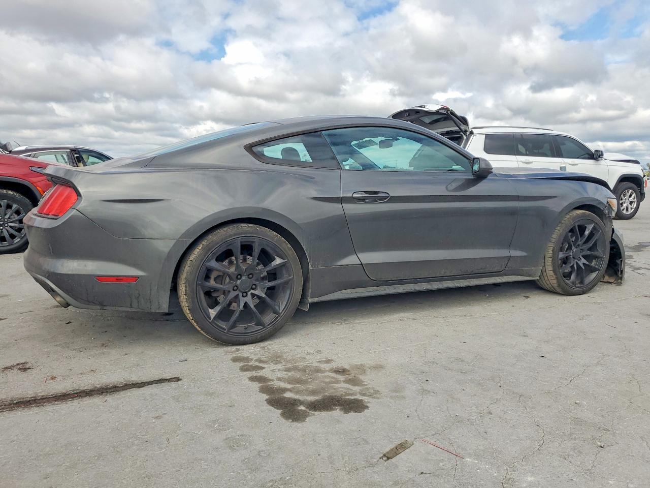 2017 Ford Mustang - zdjęcie 3