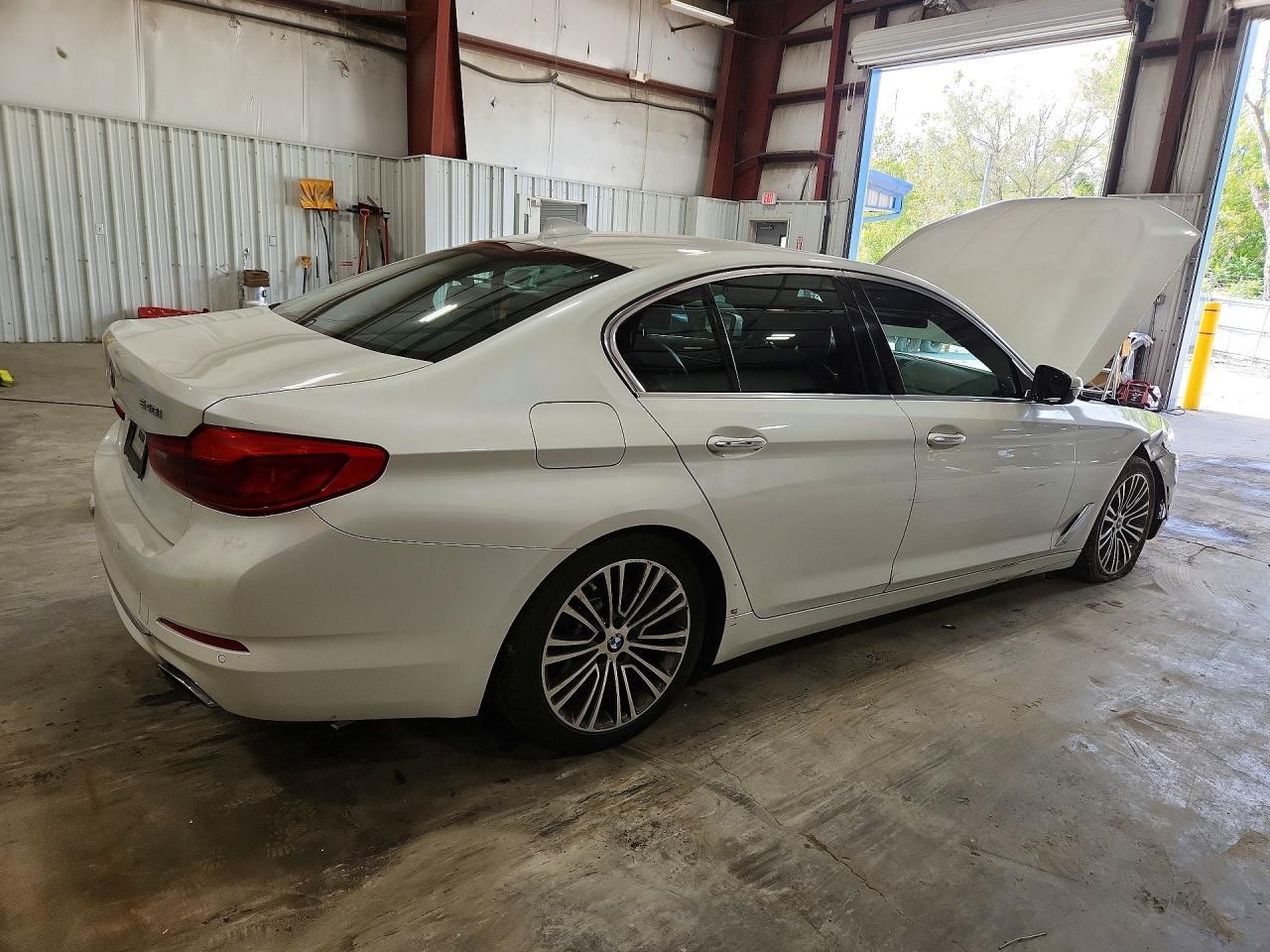 2018 BMW Seria 5 540i - zdjęcie 3