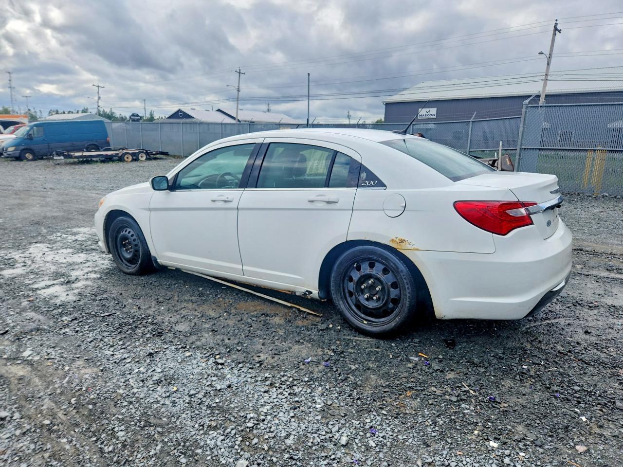 2014 Chrysler 200 Lx - zdjęcie 2