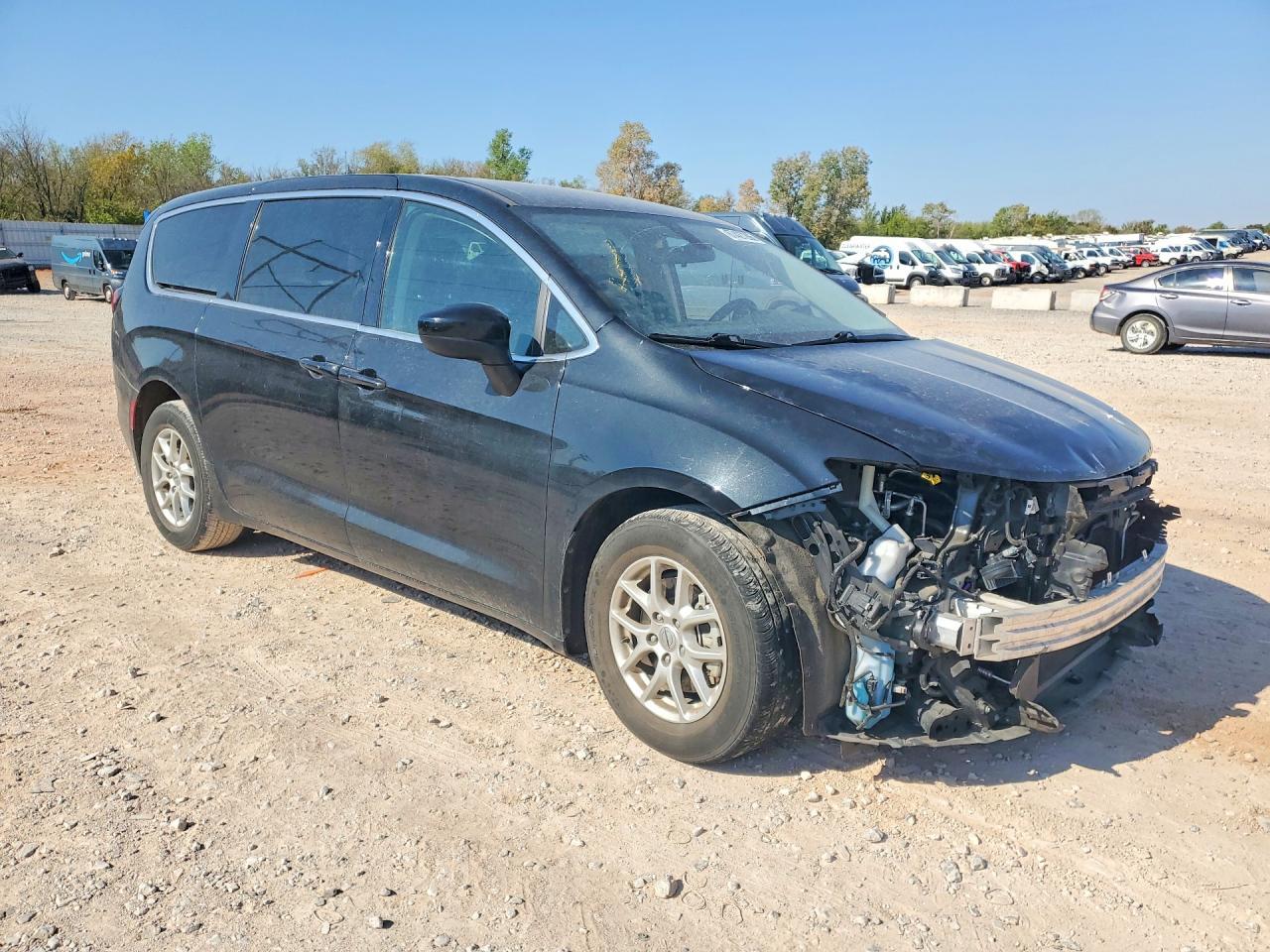 2022 Chrysler Voyager Lx - zdjęcie 4