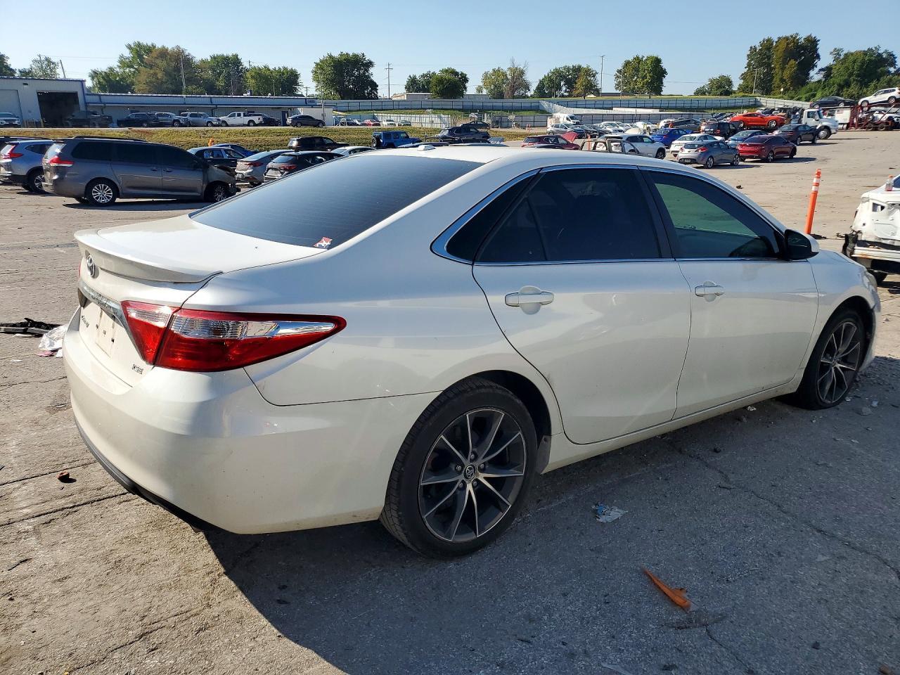 2015 Toyota Camry Xse - zdjęcie 3