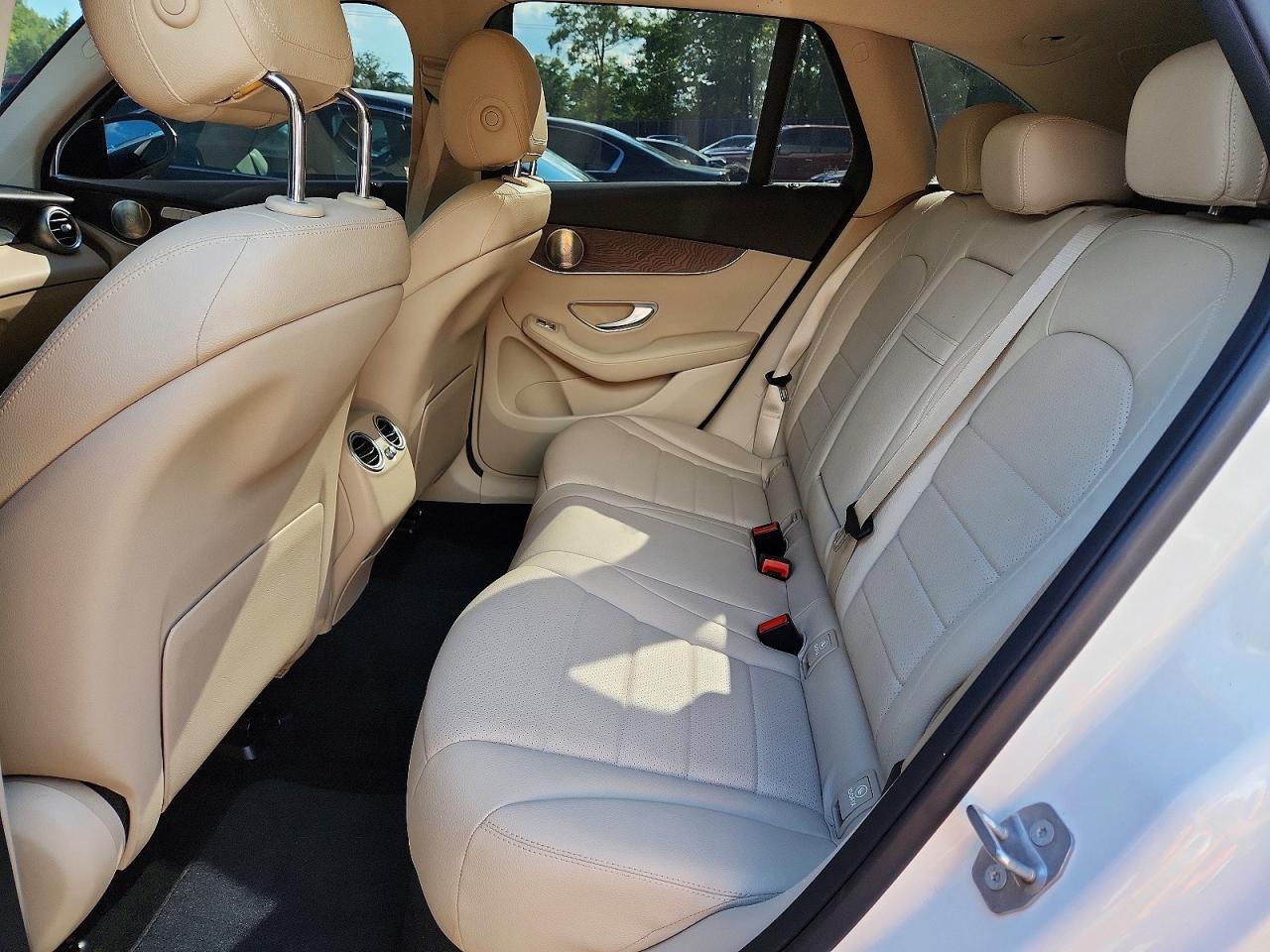 2021 Mercedes-Benz Glc 300 4Matic - zdjęcie 11