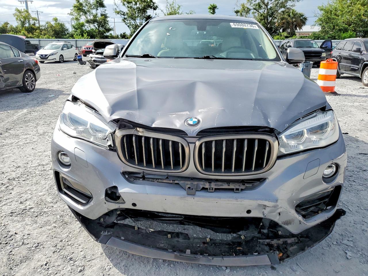 2015 BMW X6 xDrive50I - zdjęcie 5