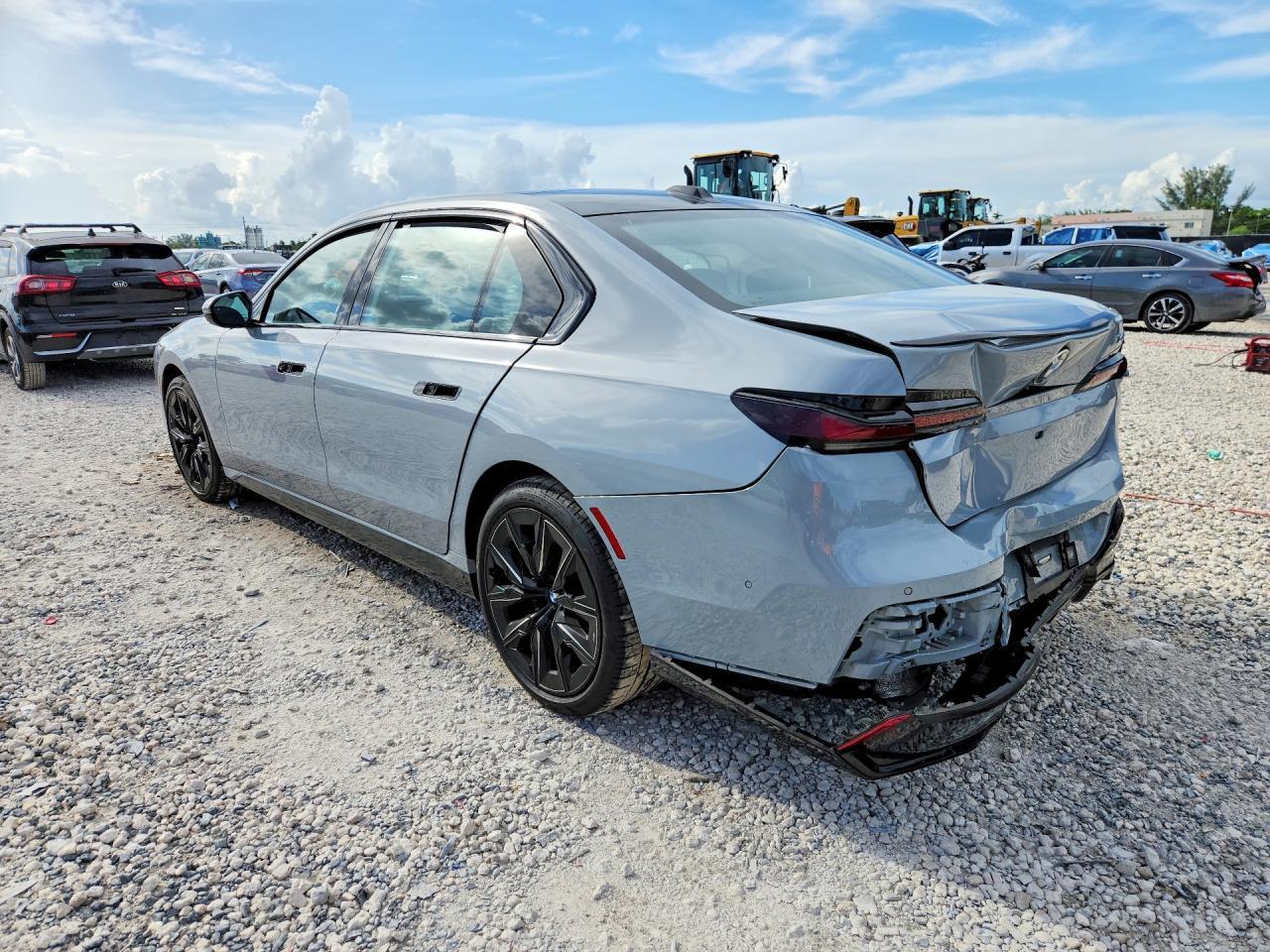 2023 BMW 740 I - zdjęcie 2