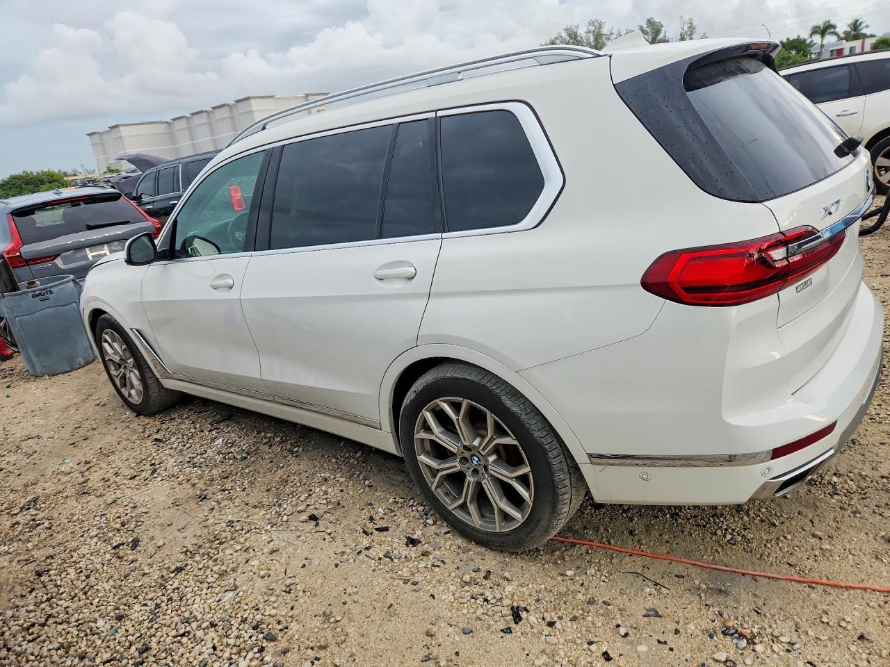 2019 BMW X7 xDrive50I - zdjęcie 2