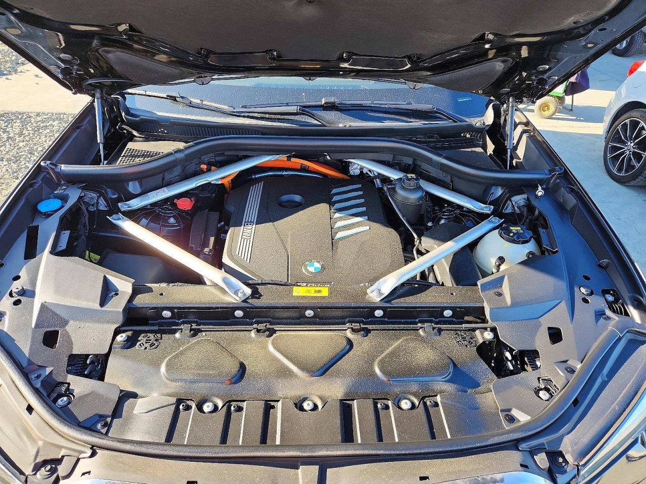 2022 BMW X5 xDrive45E - zdjęcie 12