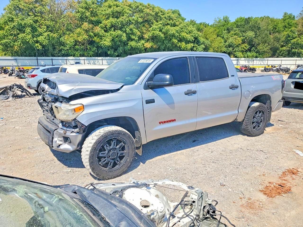 2017 Toyota Tundra Sr5 - zdjęcie główne