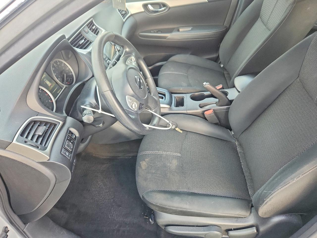 2018 Nissan Sentra S - zdjęcie 7