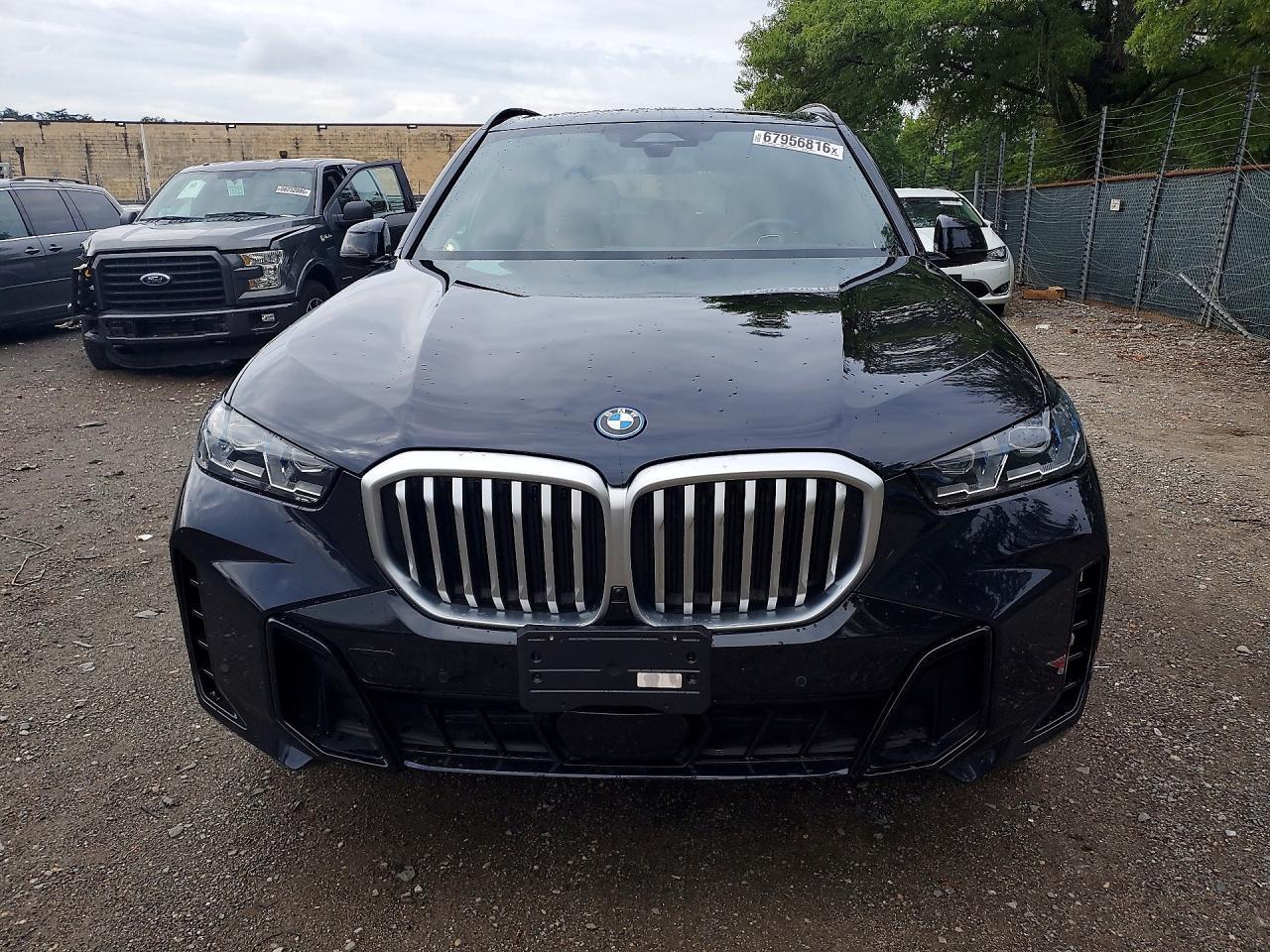 2024 BMW X5 xDrive50E - zdjęcie 5