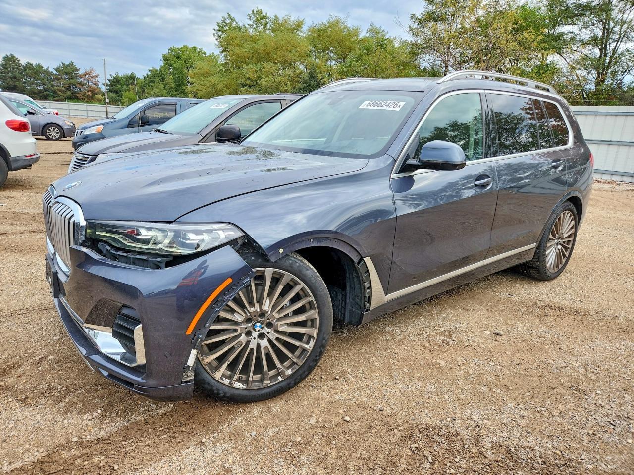 2022 BMW X7 xDrive40I - zdjęcie główne