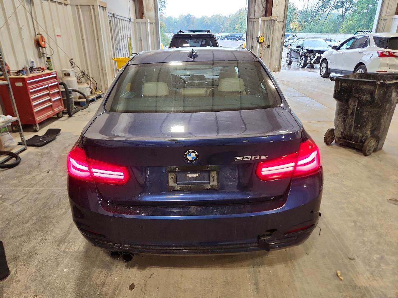 2017 BMW 330E - zdjęcie 6