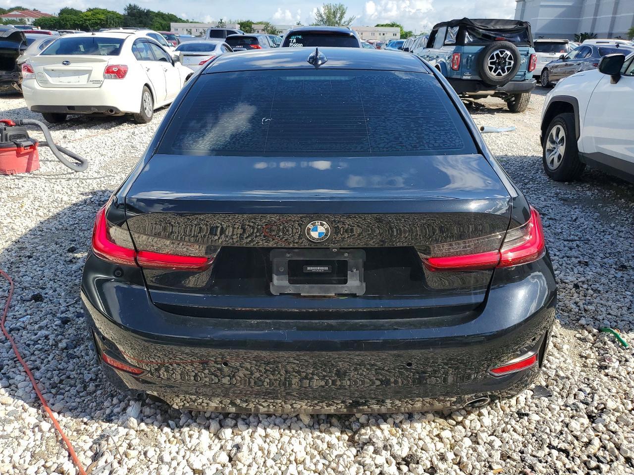 2020 BMW Seria 3 330i - zdjęcie 6