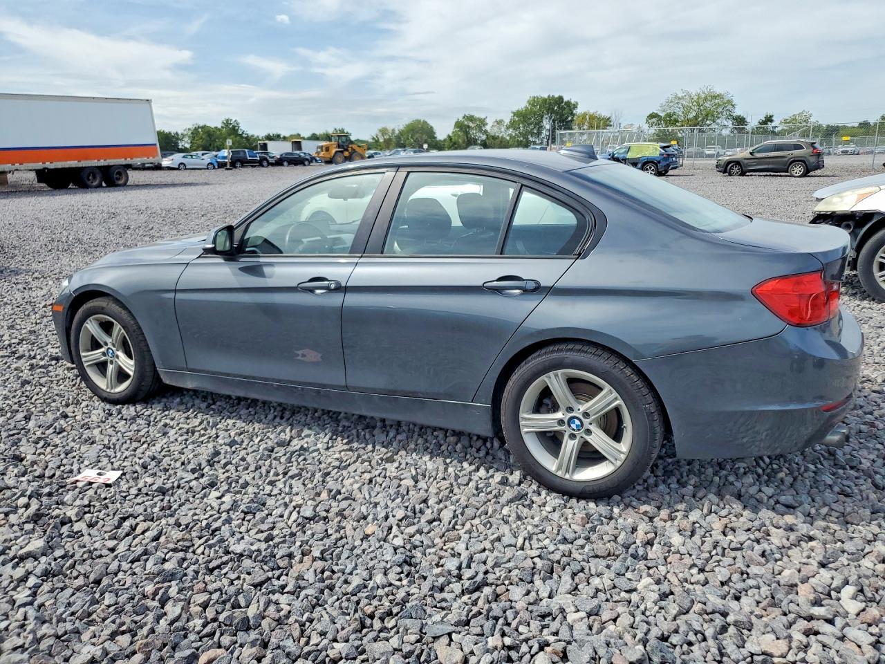 2013 BMW 328 Xi - zdjęcie 2