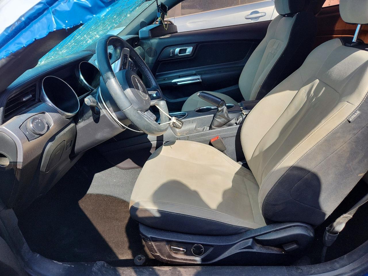 2019 Ford Mustang - zdjęcie 7