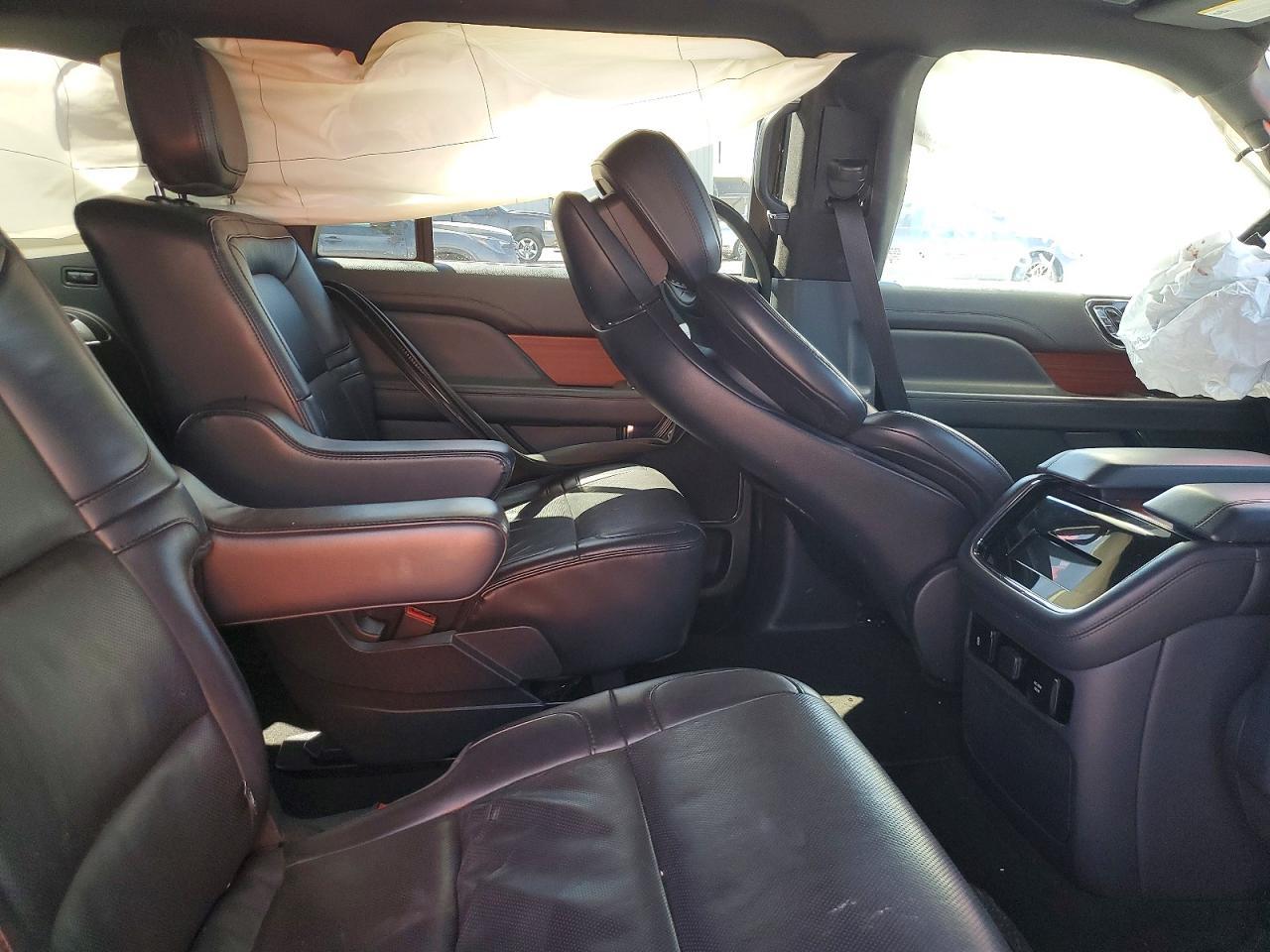 2024 Lincoln Navigator Reserve - zdjęcie 11