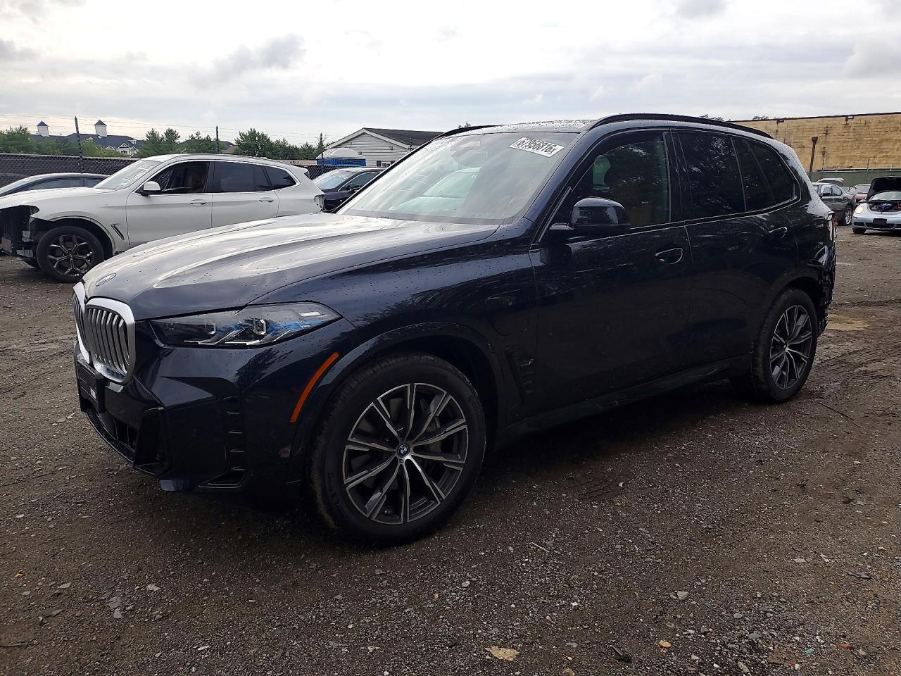 2024 BMW X5 xDrive50E - zdjęcie główne