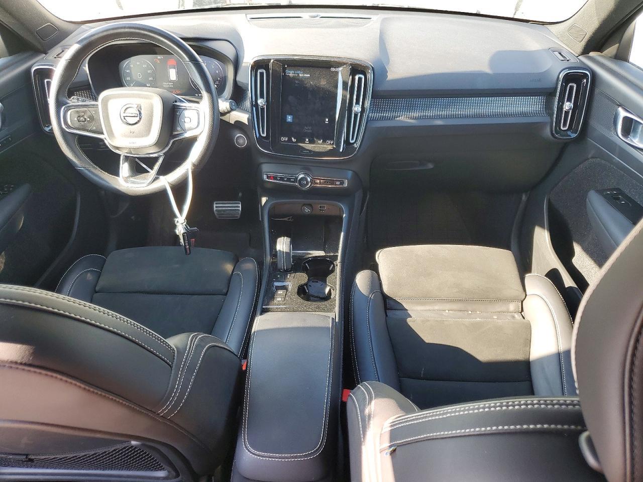 2021 Volvo Xc40 T5 R-Design - zdjęcie 8