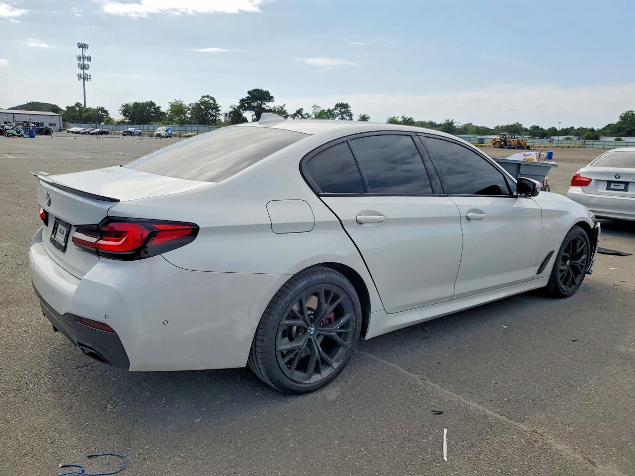 2023 BMW Seria 5 530i - zdjęcie 3