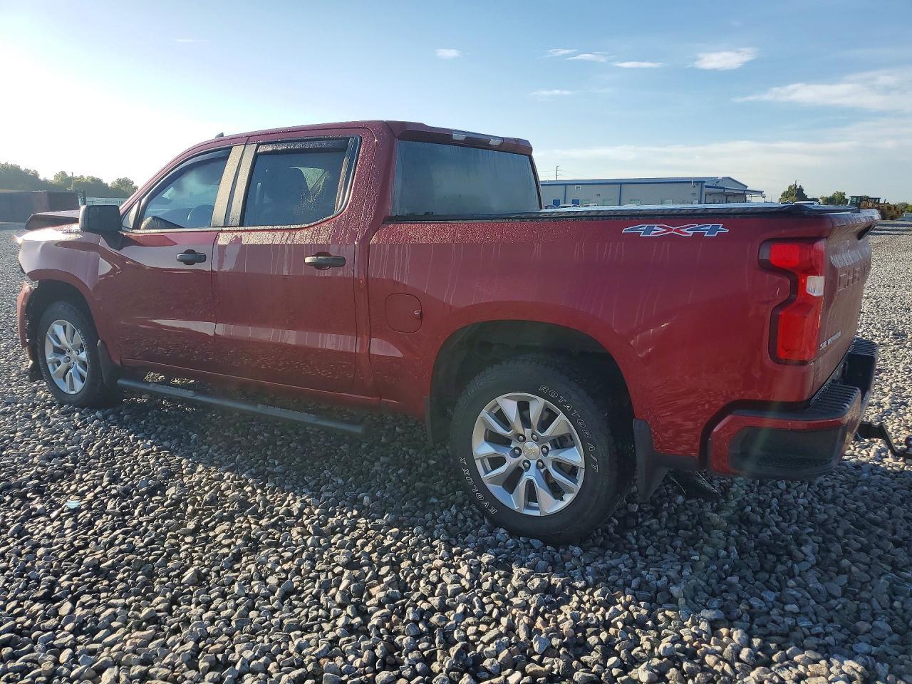 2020 Chevrolet Silverado K1500 Custom - zdjęcie 2