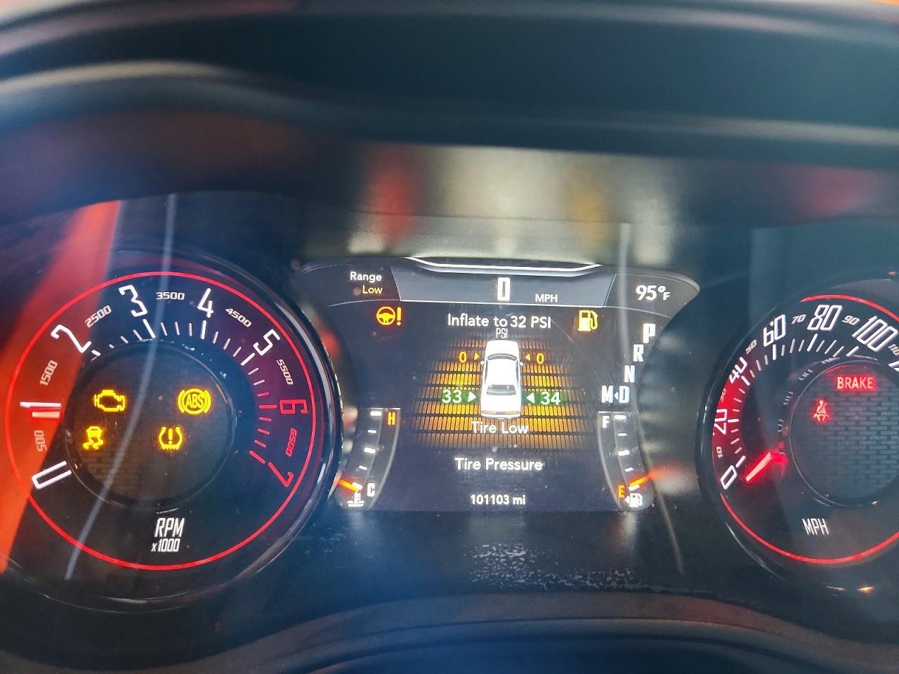 2017 Dodge Challenger R/T - zdjęcie 9