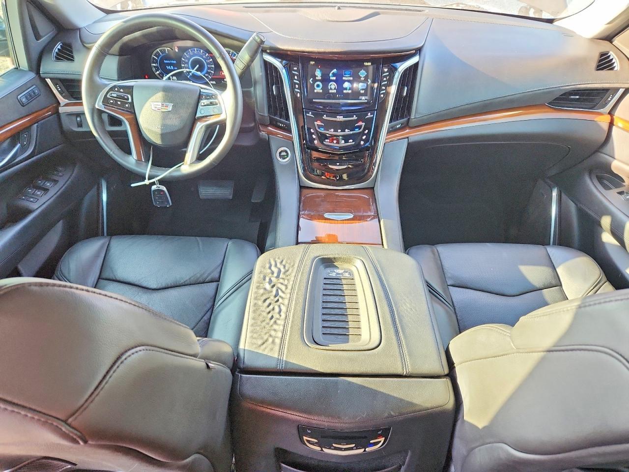 2018 Cadillac Escalade - zdjęcie 8