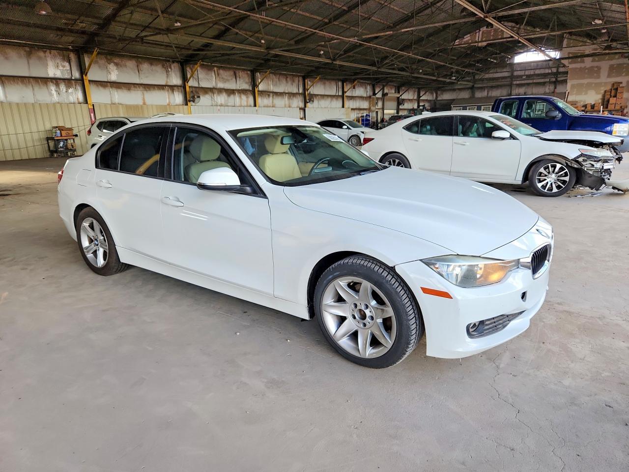 2013 BMW 320 I - zdjęcie 4