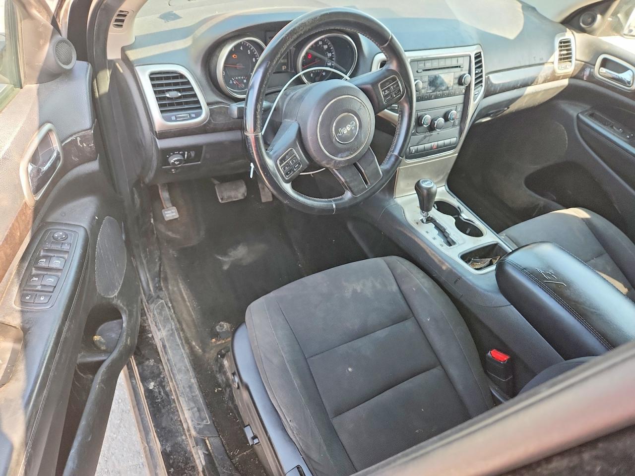 2013 Jeep Grand Cherokee Laredo - zdjęcie 8