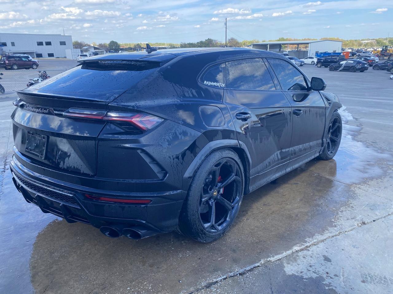 2021 Lamborghini Urus - zdjęcie 3