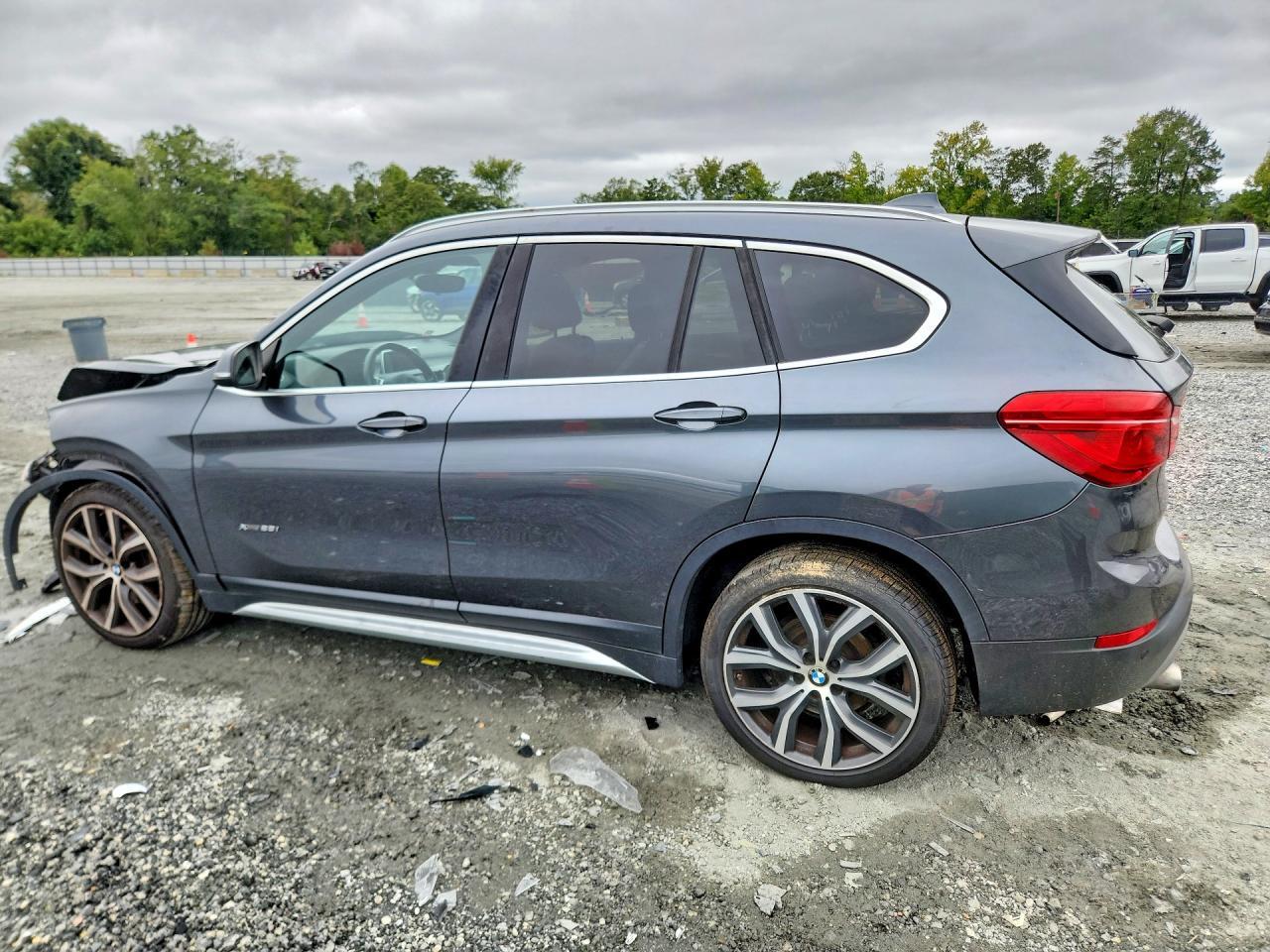 2018 BMW X1 xDrive28I - zdjęcie 2