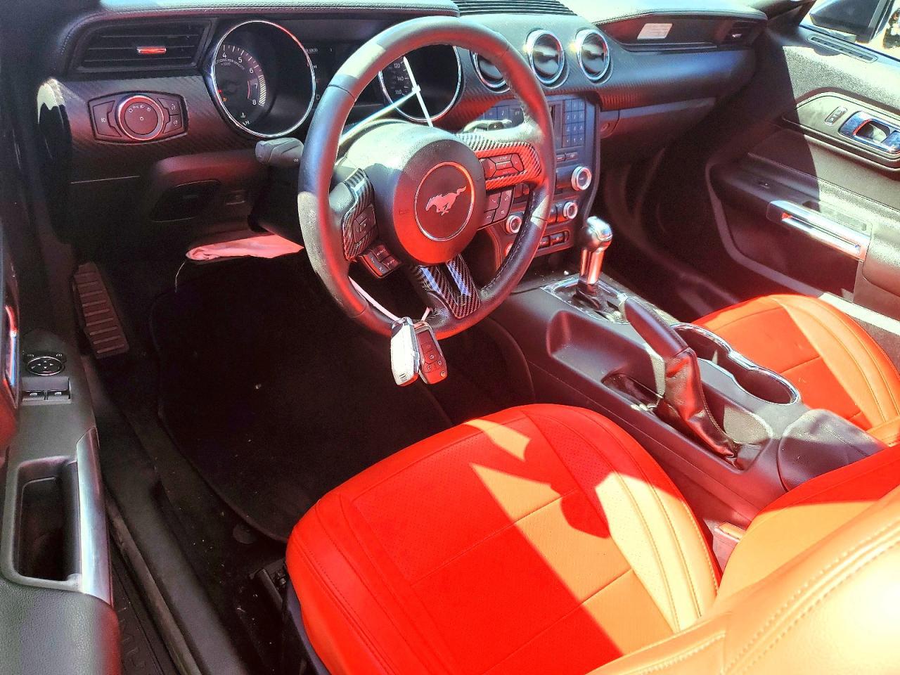 2016 Ford Mustang - zdjęcie 8