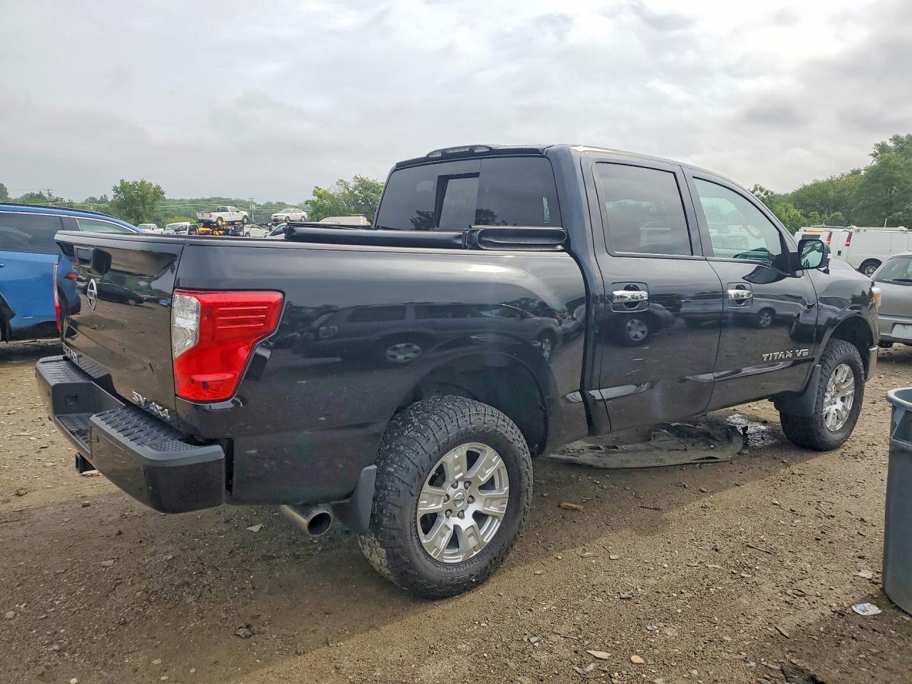 2018 Nissan Titan Sv - zdjęcie 3