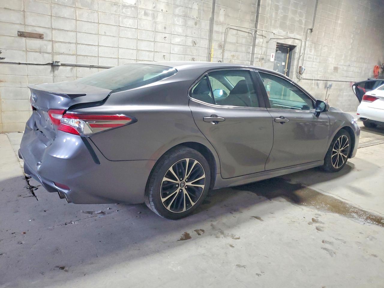 2018 Toyota Camry Se - zdjęcie 3