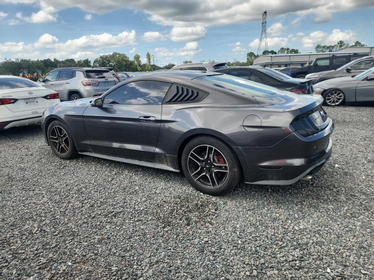 2019 Ford Mustang - zdjęcie 2