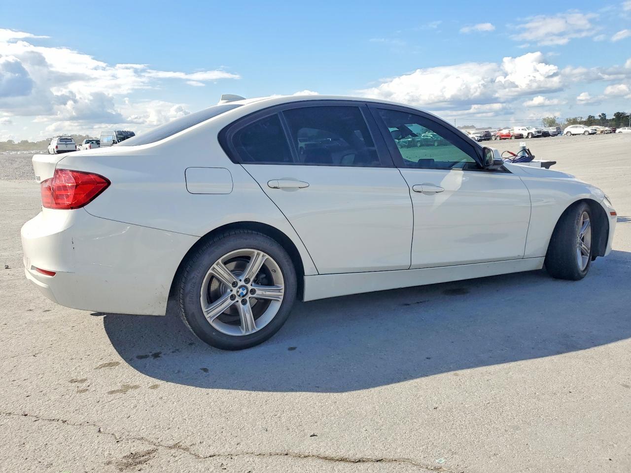 2013 BMW 328 I - zdjęcie 3