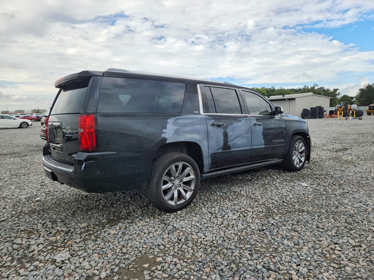 2015 Chevrolet Suburban C1500 Ltz - zdjęcie 3
