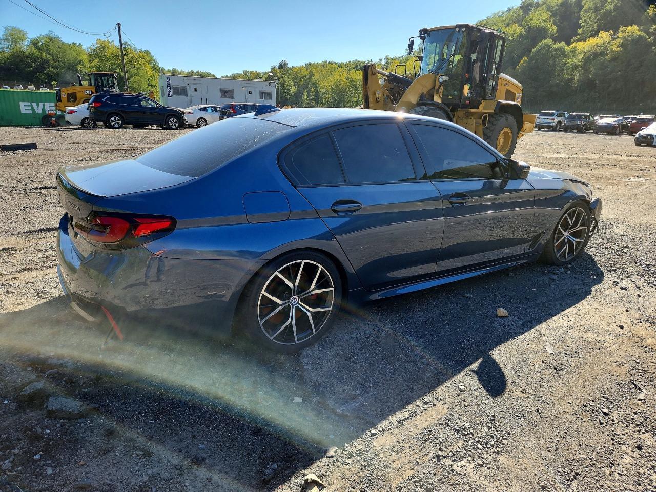 2023 BMW Seria 5 M550i - zdjęcie 3