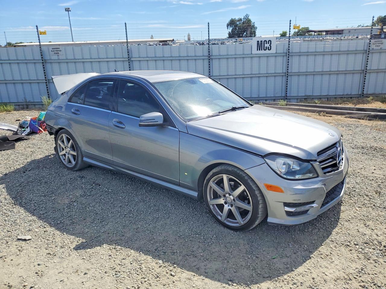 2014 Mercedes-Benz C 250 - zdjęcie 4