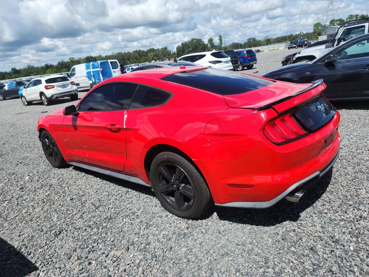 2019 Ford Mustang - zdjęcie 2
