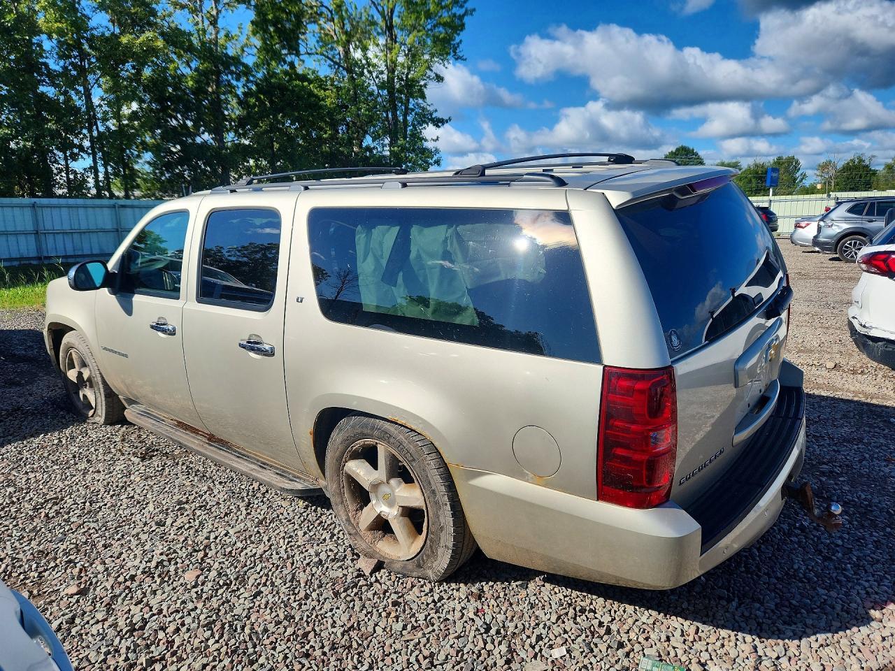 2013 Chevrolet Suburban Lt - zdjęcie 2