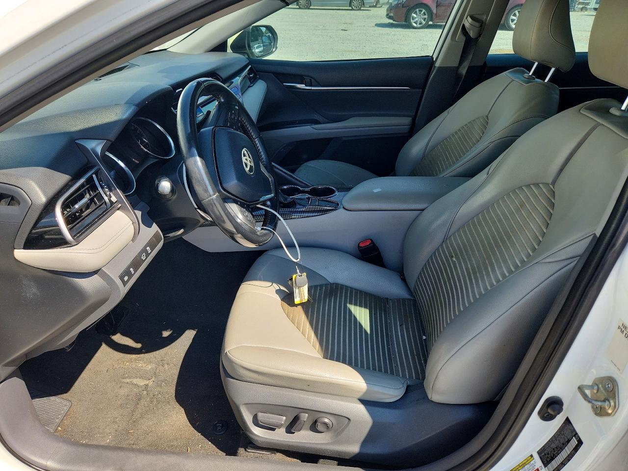 2020 Toyota Camry Se - zdjęcie 7