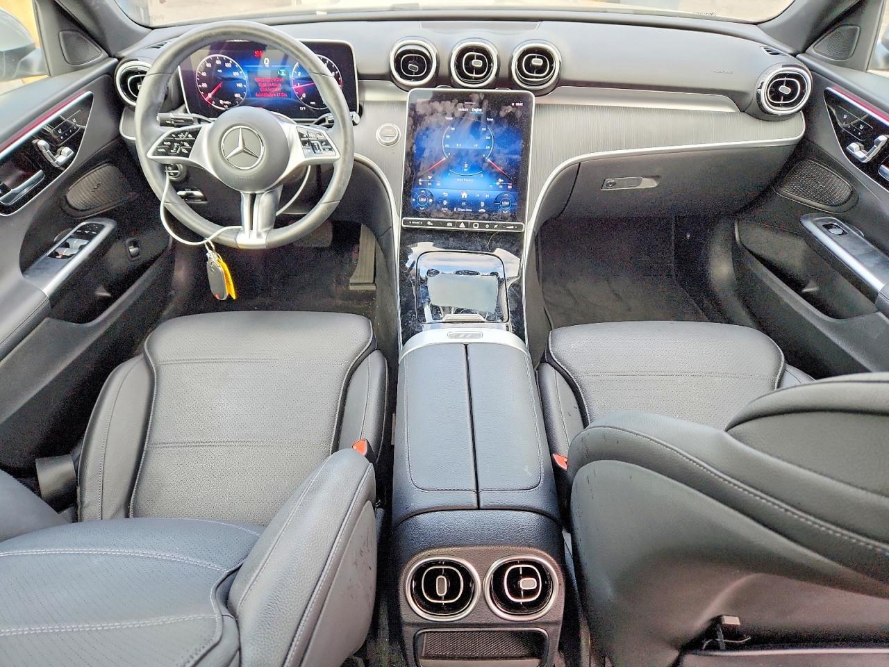 2025 Mercedes-Benz C 300 - zdjęcie 8