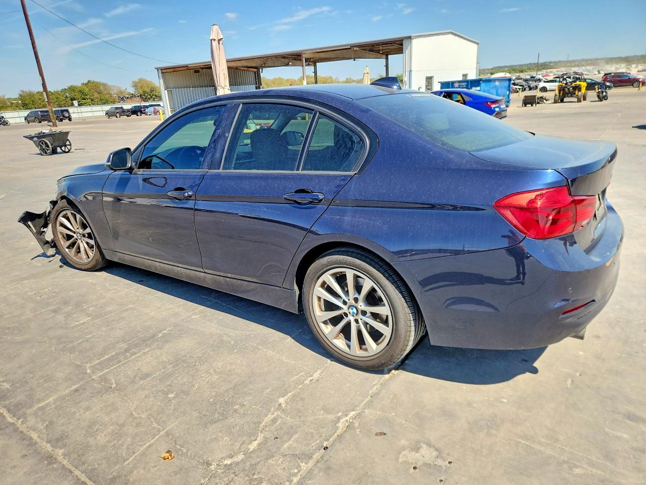 2016 BMW 320 I - zdjęcie 2