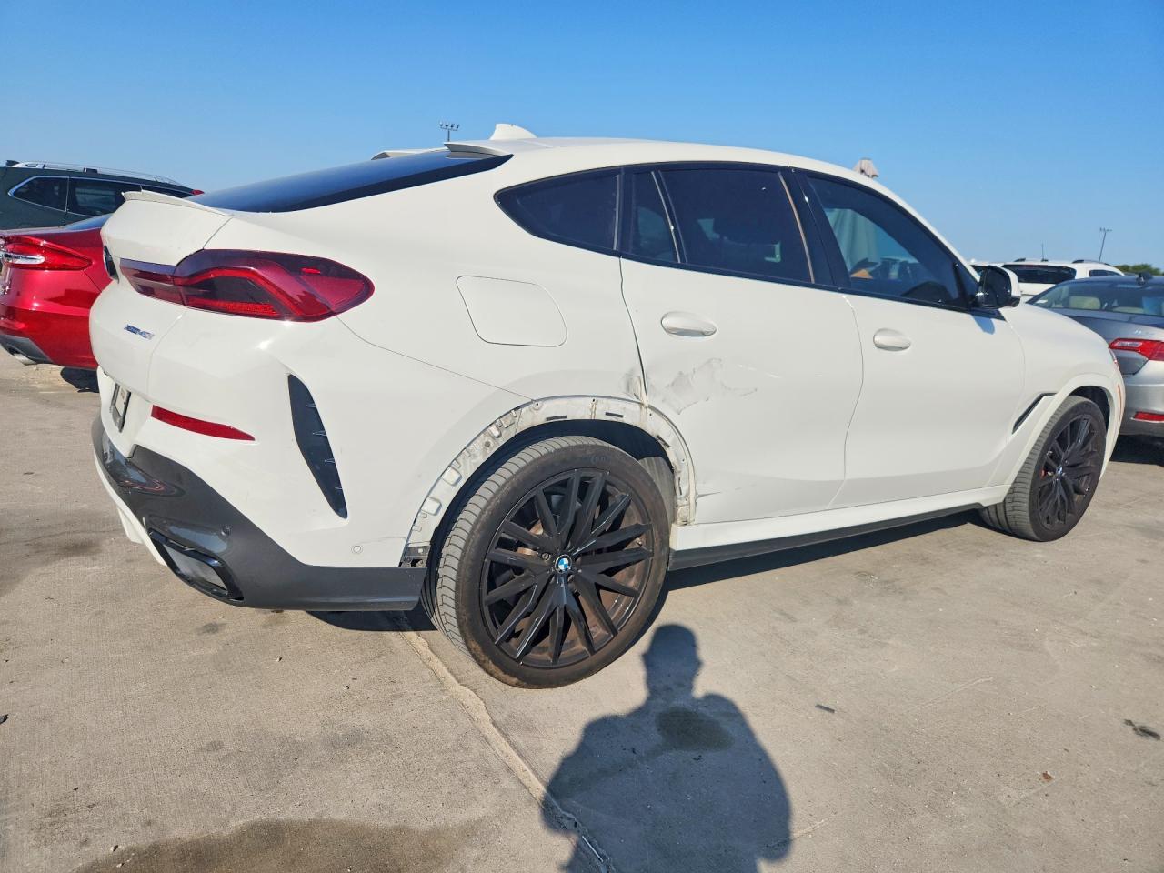 2021 BMW X6 xDrive40I - zdjęcie 3