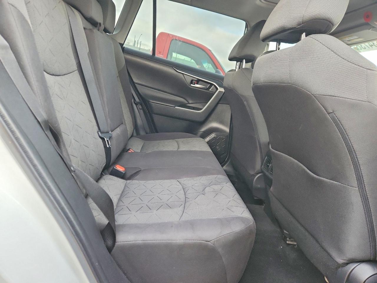 2021 Toyota Rav4 Xle - zdjęcie 11