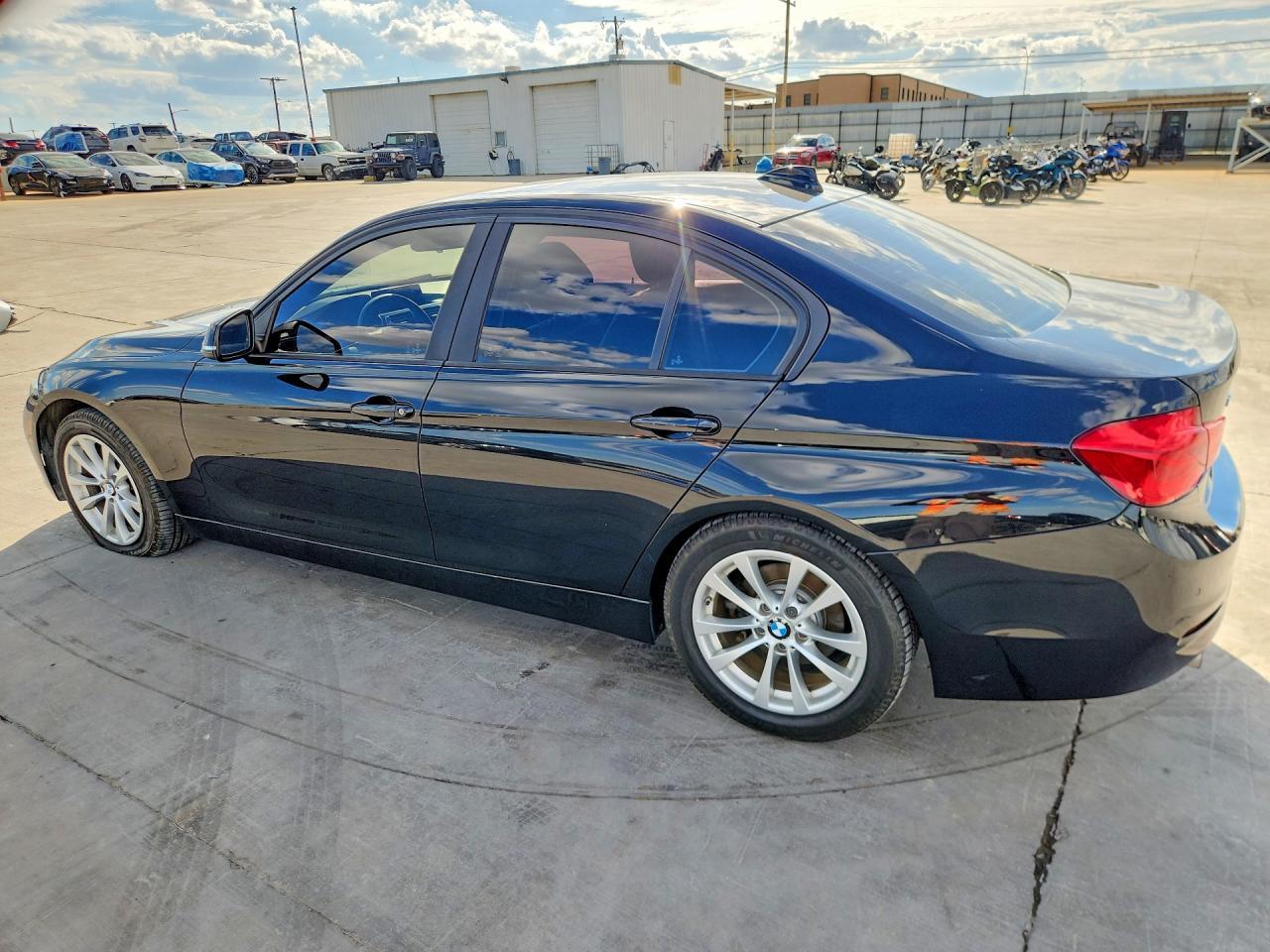 2016 BMW Seria 3 320i - zdjęcie 2