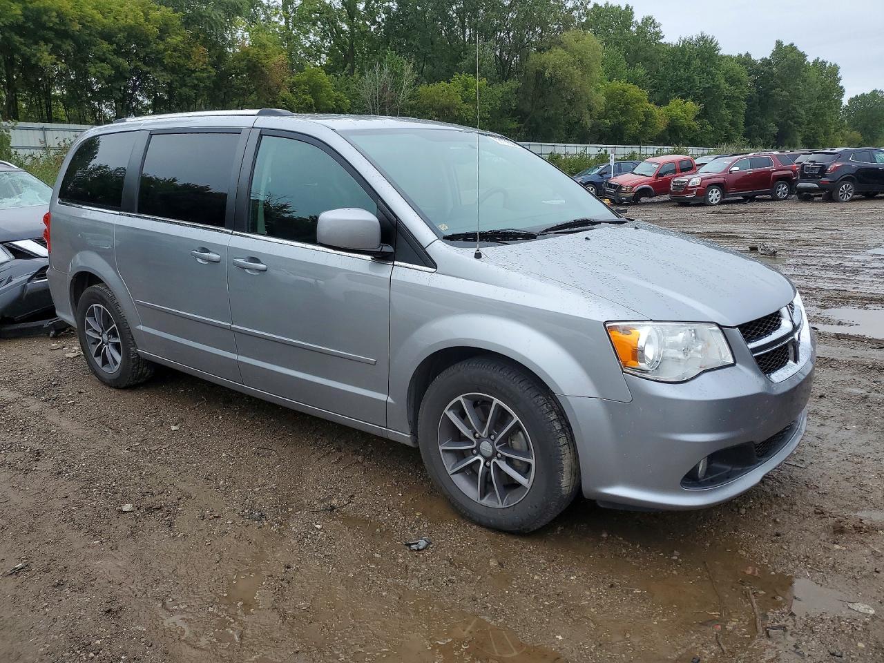 2017 Dodge Grand Caravan Sxt - zdjęcie 4
