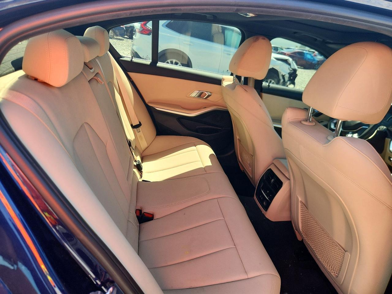 2020 BMW 330I - zdjęcie 10