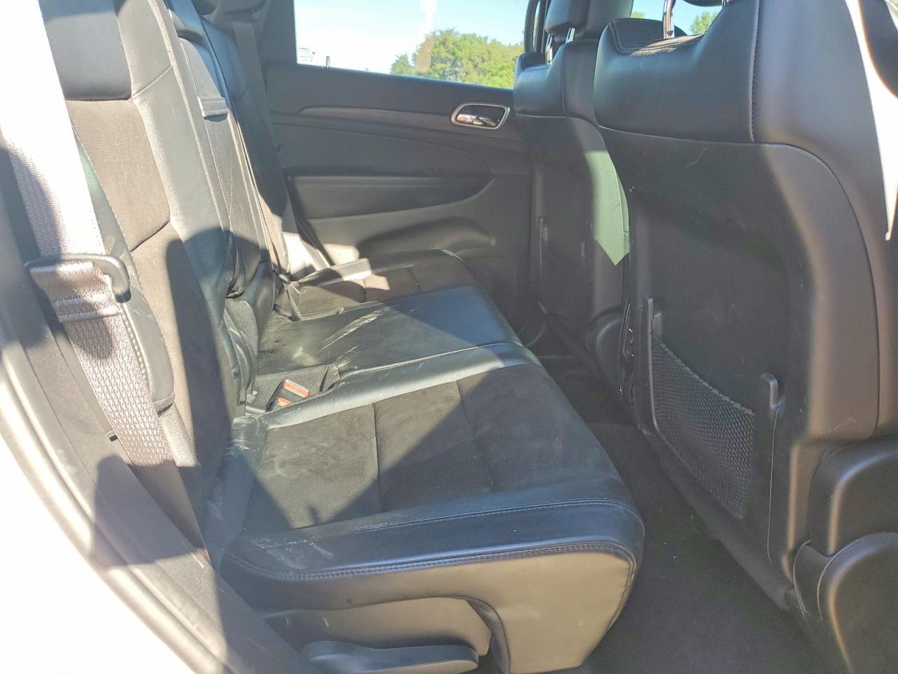 2019 Jeep Grand Cherokee Laredo - zdjęcie 11