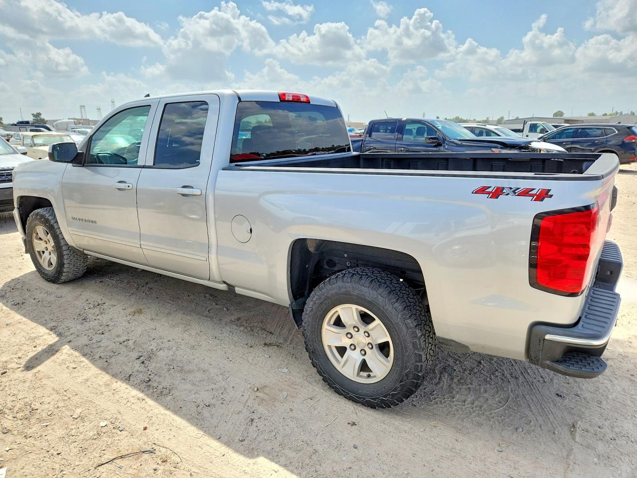 2018 Chevrolet Silverado K1500 Lt - zdjęcie 2