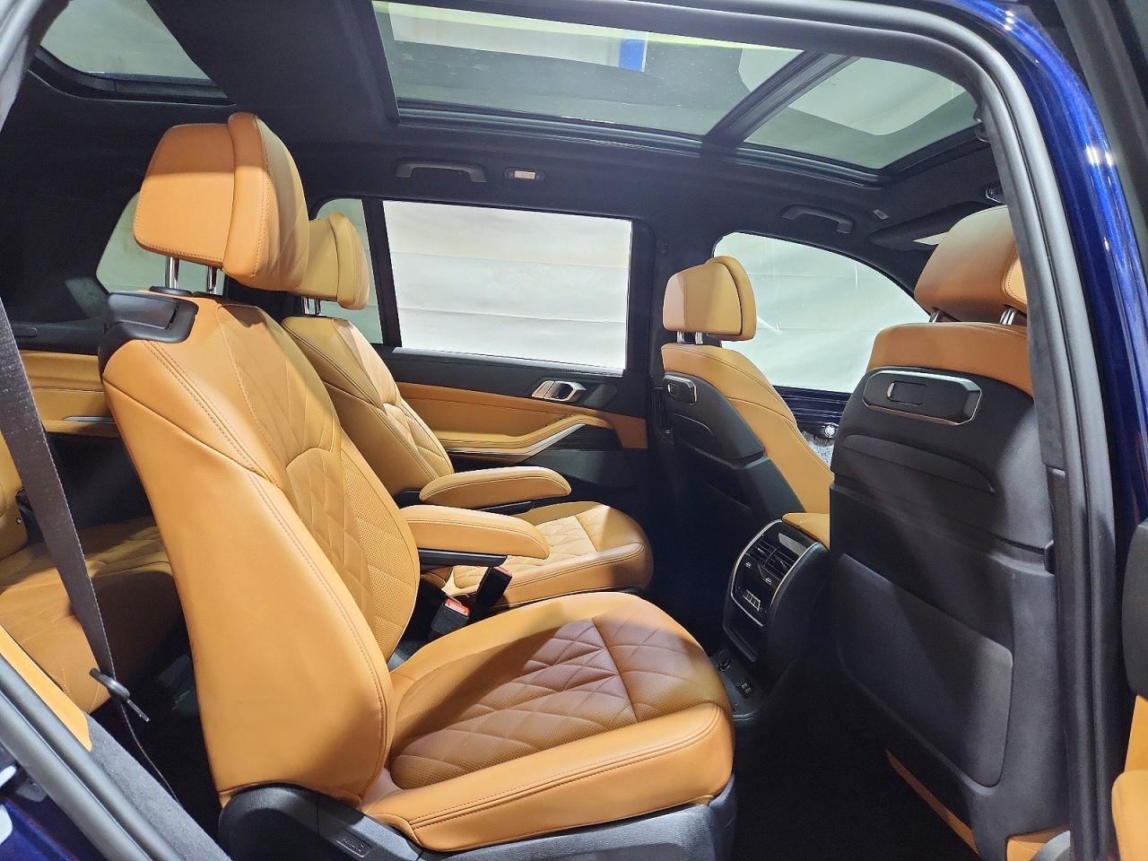 2024 BMW X7 xDrive40I - zdjęcie 11